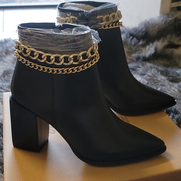 Steve Madden Perlina Black Leather Chain Booties - Picture 8 of 14